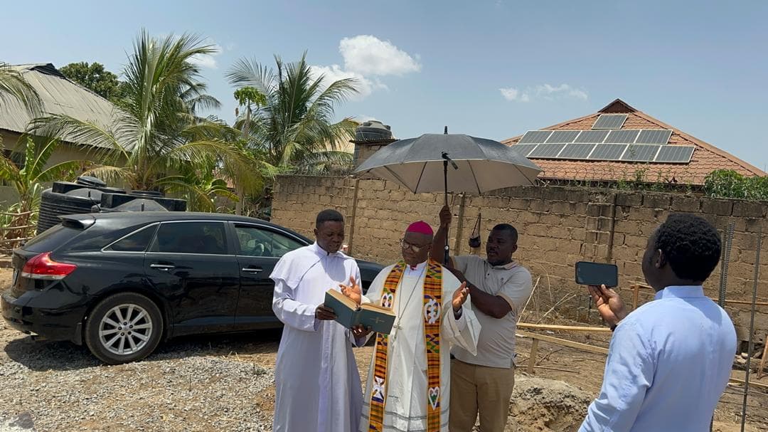 Bishop and Clergy blessing